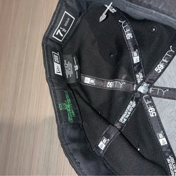 Green Lantern New Era 59Fifty Cap Size 7 1/2 Fitted Hat Glow In the Dark - Picture 6 of 6